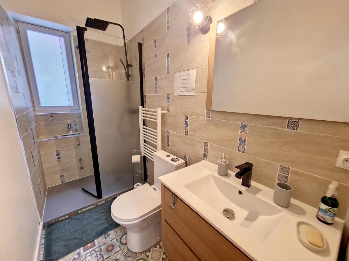 Nimes: Appartement L'Auguste Centre-Ville. Bagian luar foto