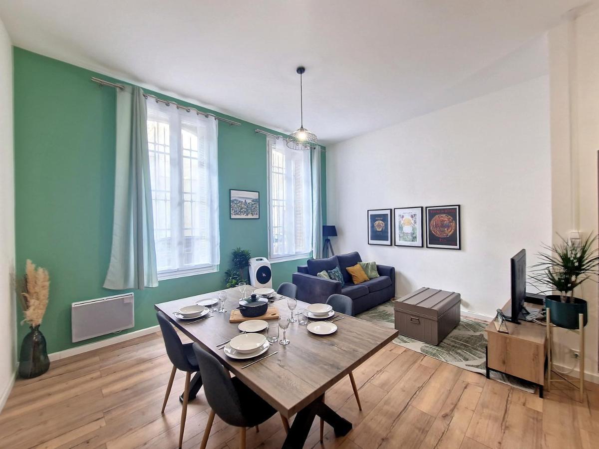 Nimes: Appartement L'Auguste Centre-Ville. Bagian luar foto